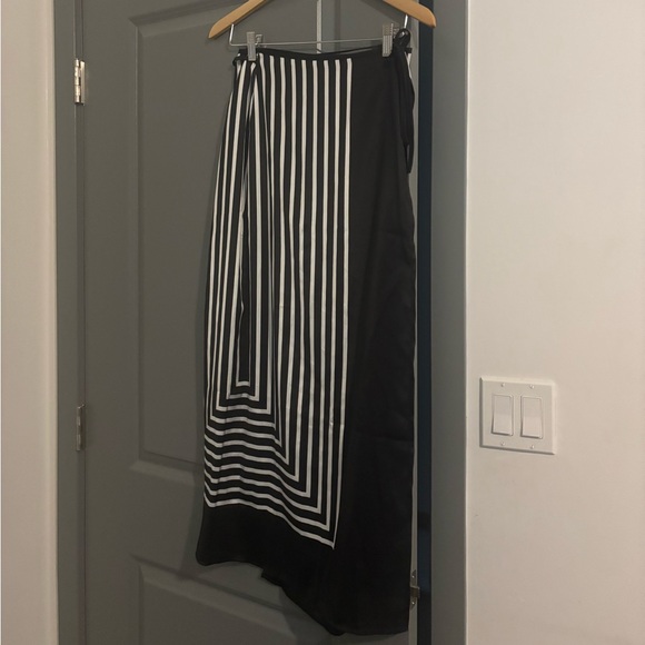Commense Dresses & Skirts - Commense Black and White Striped Skirt